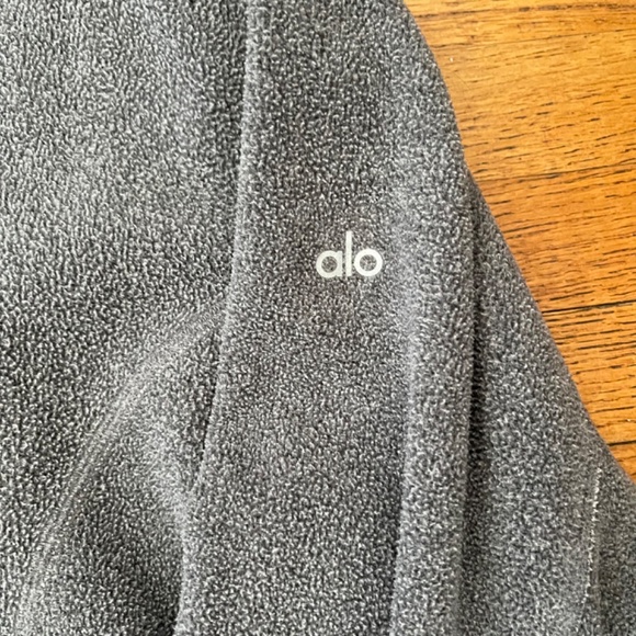 Alo Yoga Yin Yang Half-Zip Fleece Pullover - Picture 4 of 8